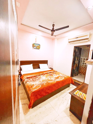 Room 4, Radha Krishna Guest House, Agra