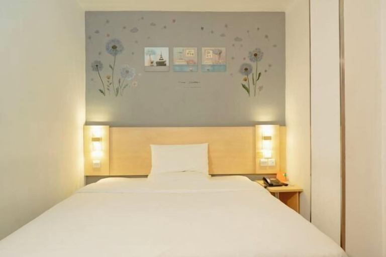 Bedroom 4, 7 Days Hotel (Jiangmen Qimingli 33 Hui Street Branch), Jiangmen