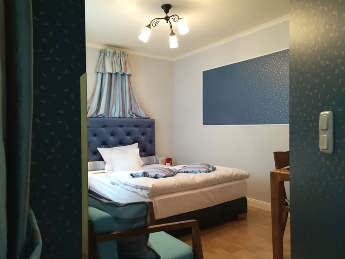 Bedroom 2, Hotel Goldener Anker, Bayreuth