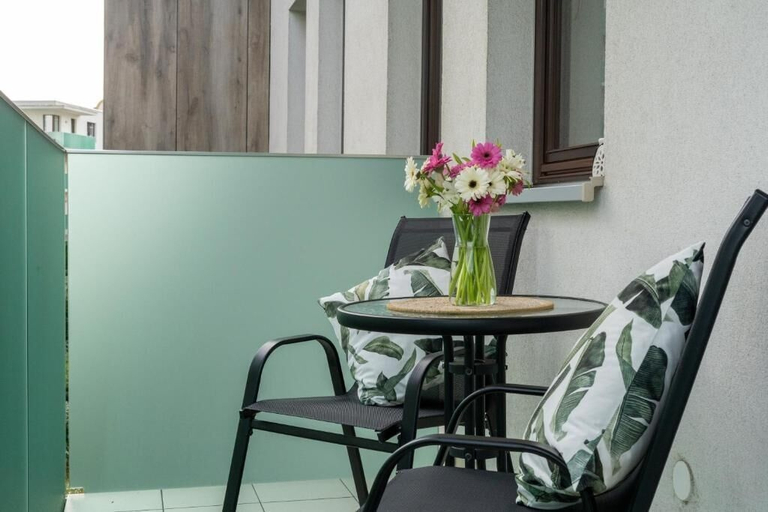 Outdoor dining, Malila Premium Apartments Cystersów 20D, Kraków City
