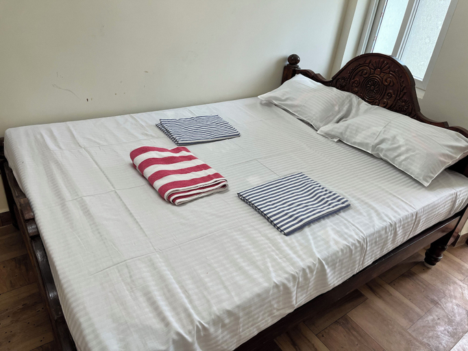 Room 4, Raha Rooms, Tiruvannamalai