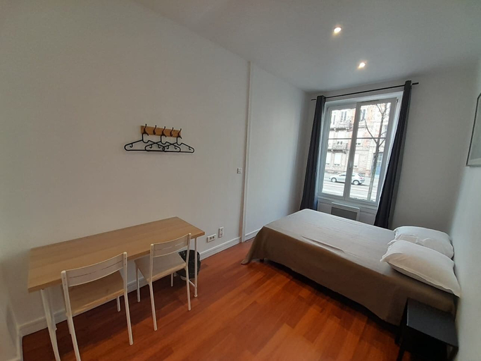 Bedroom 4, budget hotel weber-Strasbourg Centre Gare, Bas-Rhin