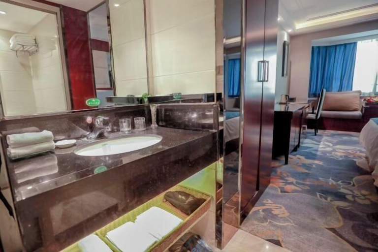 Bathroom 4, Bonway International Hotel, Shiyan