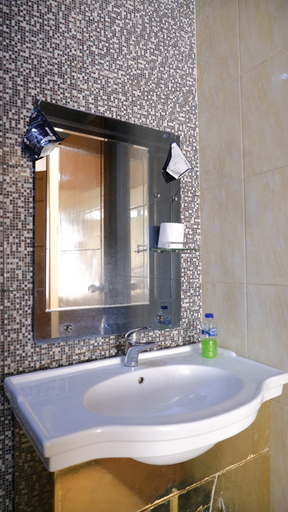 Bathroom 4, Vila Dalia Puncak M3/22, Bogor