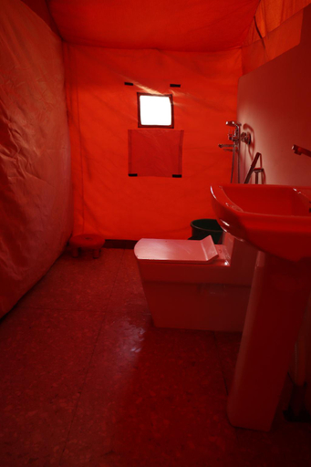 Bathroom 4, Ldazes camp hunder Nubra, Leh