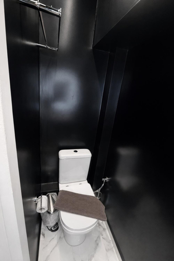 Bathroom 4, MiniLux apartments, Attica