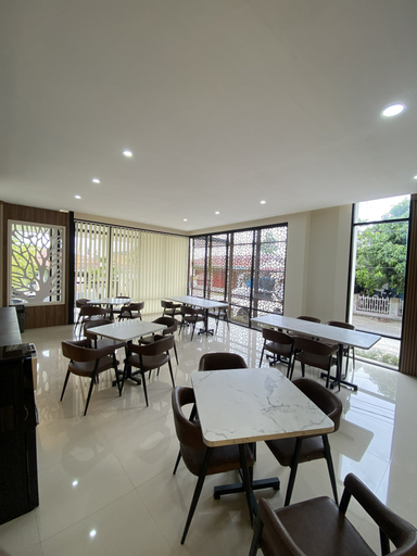Others 2, Pavo Guest House, Padang