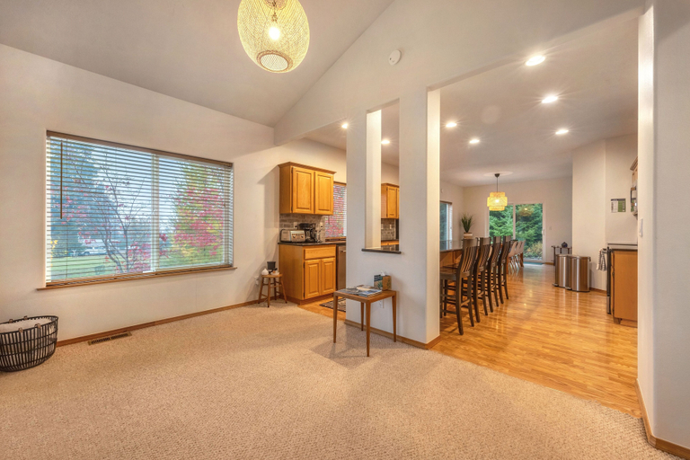Interior 2, Slope View 3 Bedroom Home, Hood River