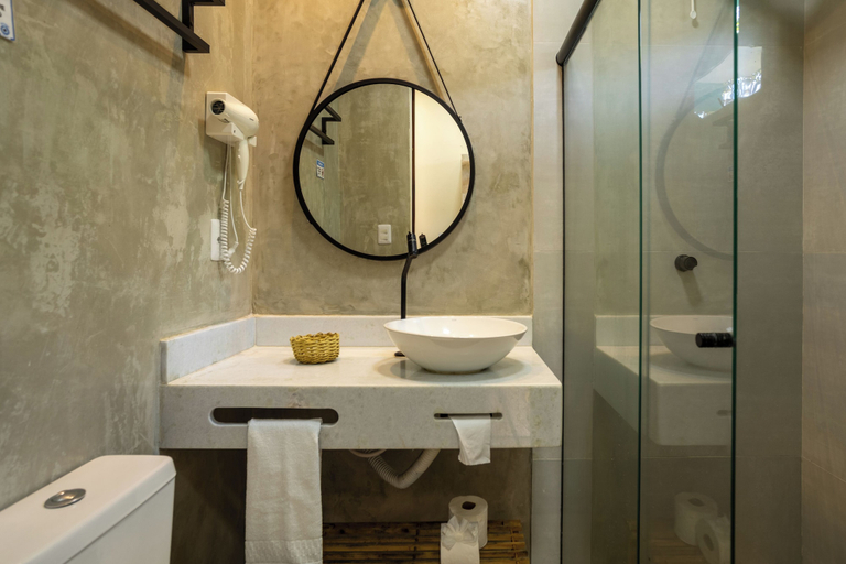 Bathroom 4, Santorini Beach Hotel, Porto Seguro