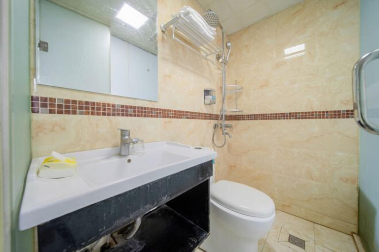 Bathroom 4, Jinshang Hostel, Shanghai