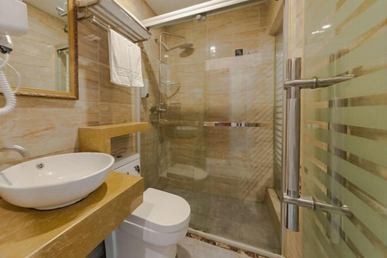 Bathroom 3, Jinzi Business Hotel, Shanghai