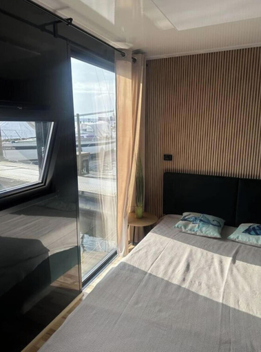 Bedroom 3, Premium Houseboat Blue Lagoon, Lübeck