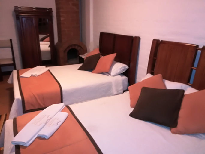 Room 4, Imperio Real - Hosteria, Salcedo