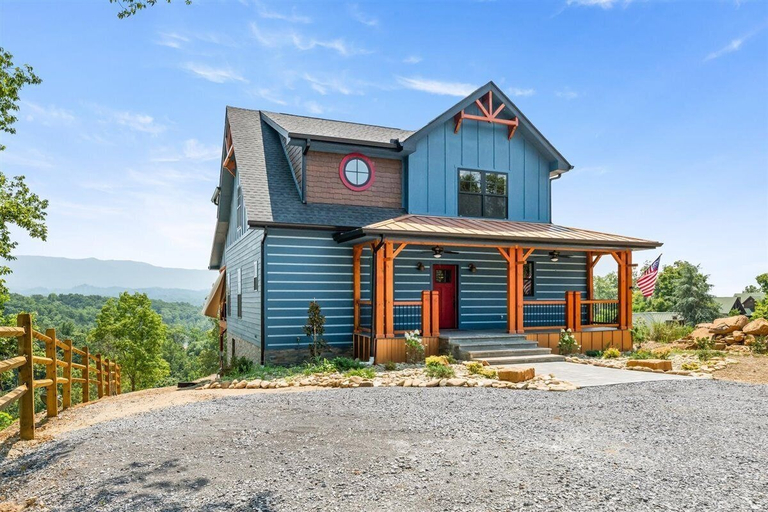 Exterior 3, Eagles Nest 5 Bdrm Lake Front Home, Jefferson