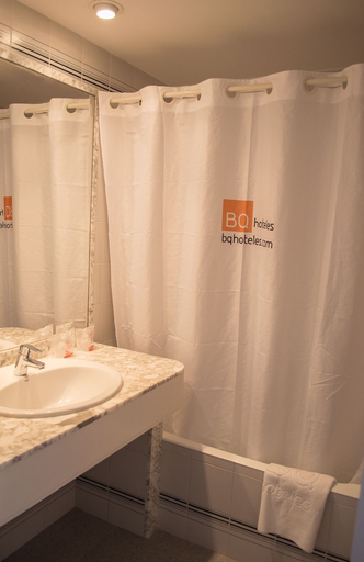 Bathroom 4, BQ Sarah, Baleares