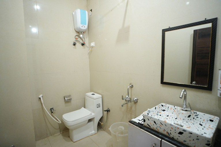 Bathroom 4, Frolic Hotel Near Sec 52 Noida Metro Station, Gautam Buddha Nagar