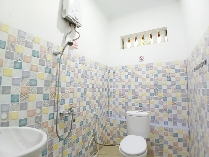 Bathroom 4, The Lavana Emperan Ndeso Jogja, Bantul