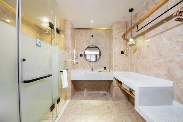 Bathroom 4, Rong'an International Hotel, Liuzhou