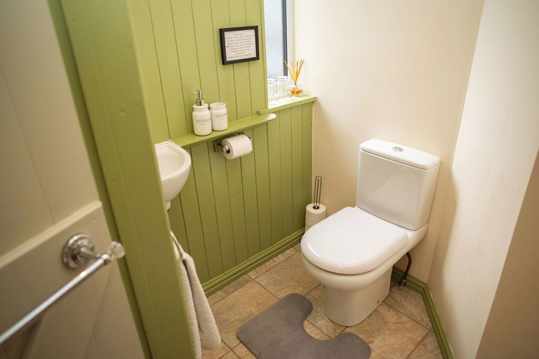Bathroom 3, Ty Mawr, Ceredigion