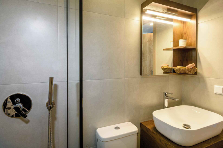 Bathroom 5, Elounda Apartments, Crete