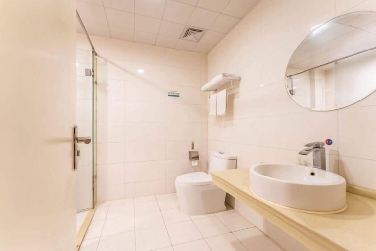 Bathroom 3, Grace Inn (Yutai Bus Station), Jining