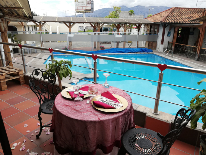 Outdoor dining, Imperio Real - Hosteria, Salcedo