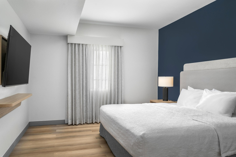 Bedroom 3, Hampton Inn New Smyrna Beach, Volusia
