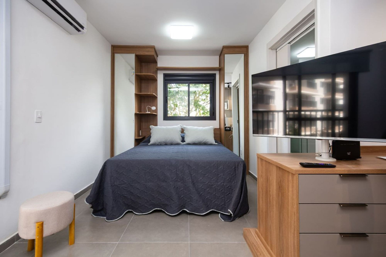 Room 5, Studio com Varanda ao Lado da Esta o Pinheiros, São Paulo