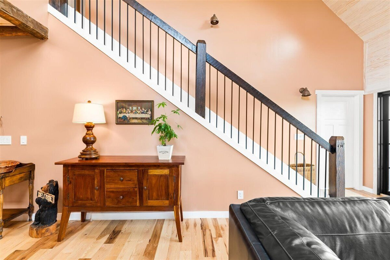 Interior 2, Eagles Nest 5 Bdrm Lake Front Home, Jefferson