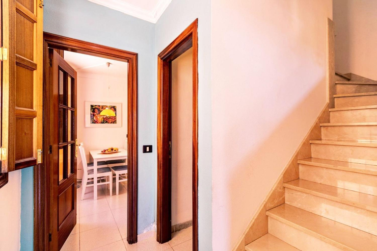 Others 5, Bright And Spacious House In The South Of Tenerife, Santa Cruz de Tenerife