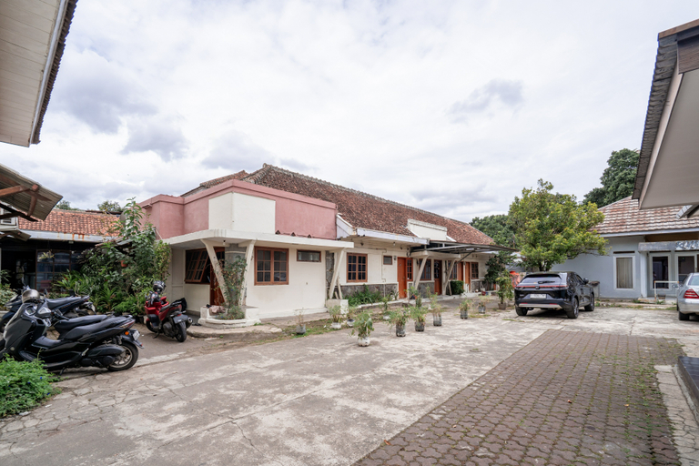 Others 4, Rehat at Hotel Kurnia Karapitan, Bandung