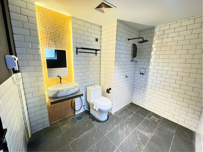 Bathroom 5, Sky Hotel Cheras Maluri, Kuala Lumpur