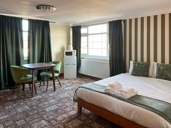 Room 3, Zozy Anson, London