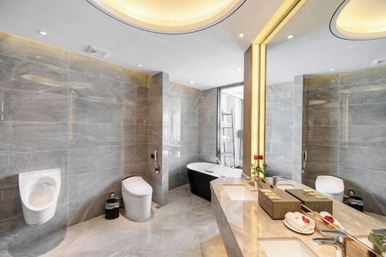 Bathroom 4, Bai Rui Sheng Hotel, Lijiang