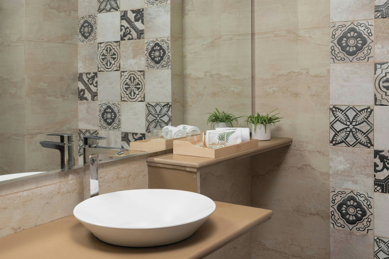 Bathroom 4, The Fern Brentwood Mussoorie, Series by Marriott, Dehradun