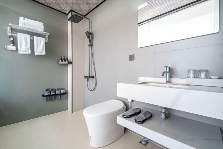 Bathroom 3, Qujing 1 +1 Express Hotel, Qujing