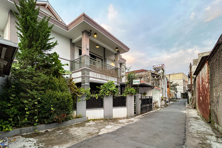 Exterior 4, Roemah Kemang Syariah Mitra RedDoorz, Tasikmalaya