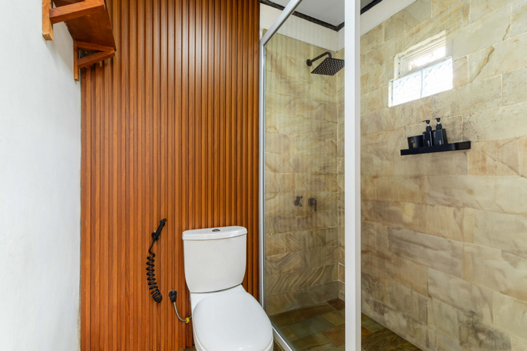 Bathroom 3, Linggayoni Cabin Dieng, Wonosobo