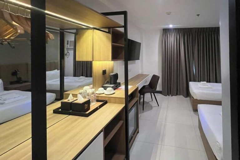 Bedroom 4, Dreamweavers Hotel by RedDoorz, Koronadal City