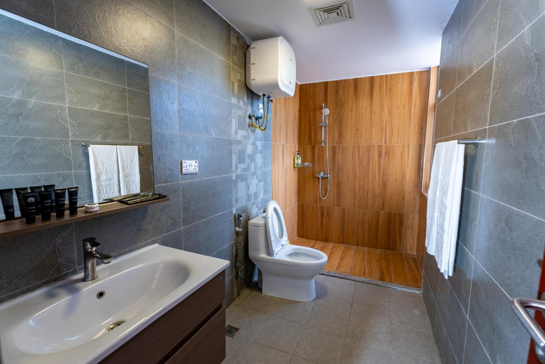 Bathroom 3, PALM VILLAGE BUSINESS HOTEL APT, Kinondoni