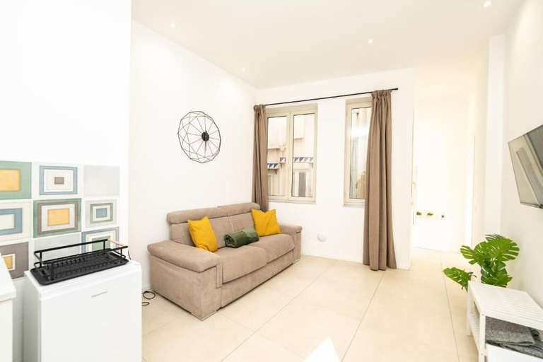Living area 5, Valguarnera Studio Apartaments, Palermo