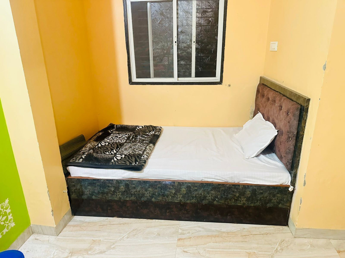 Room 5, Rajoriya Residence, Ujjain