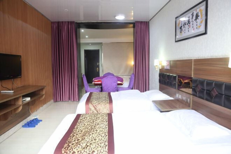 Bedroom 4, Deli Business Hotel, Baicheng