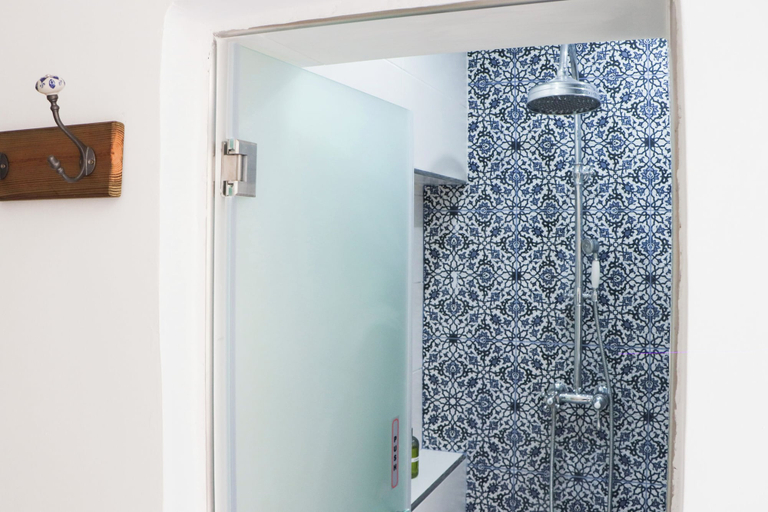 Bathroom 3, Traditional Maisonette - Yard & Jacuzzi