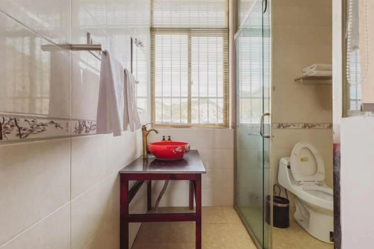 Bathroom 3, Songhe Boutique Hostel, Lijiang