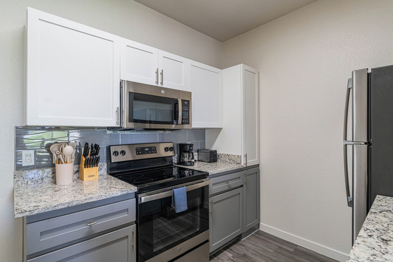 Private kitchen 5, The Access Upscale Stay with Pool-Gym-EV, Maricopa