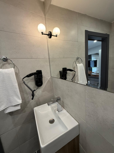 Bathroom 4, Süha Fazlı Karaköy, Beyoğlu