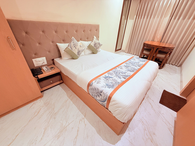 Room 4, Hotel Zampex Executive, Thane