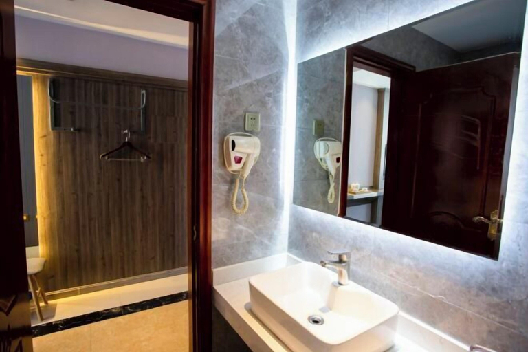 Bathroom 3, Puyang Qianyou Hotel, Puyang