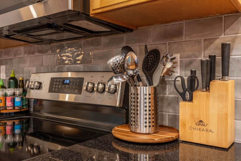 Private kitchen 3, Slope View 3 Bedroom Home, Hood River